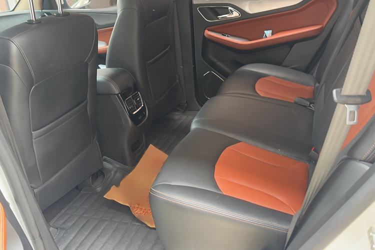 Used Baojun 560 2016 1.8L iAMT Luxury Model Interior 1