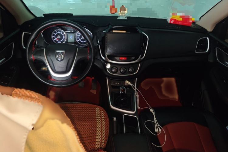 Used Baojun 560 2016 1.8L Manual Value Edition Interior 2
