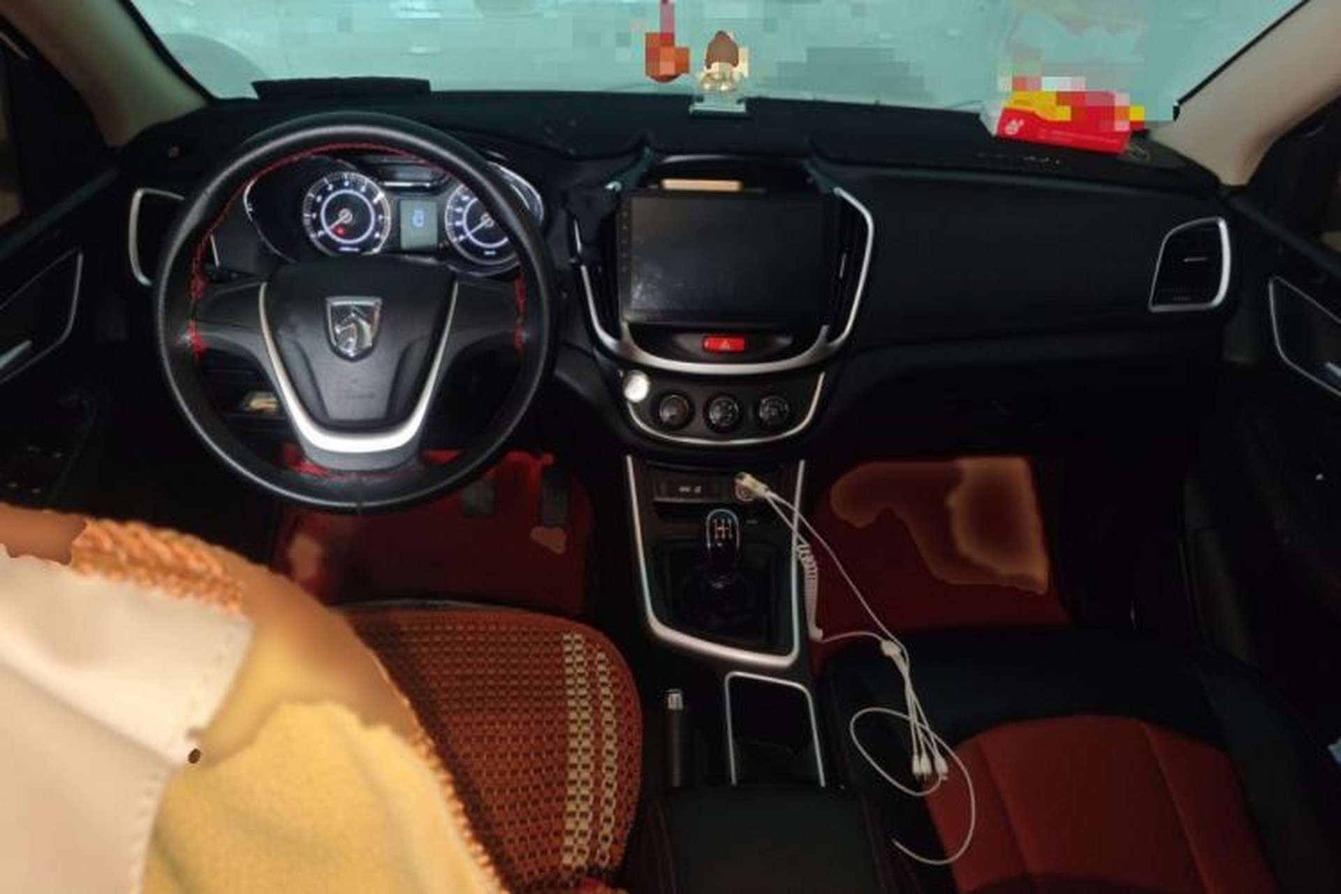 Used Baojun 560 2016 1.8L Manual Value Edition Interior 2