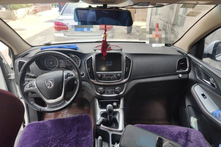 Used Baojun 560 2016 1.8L Manual Luxury Edition Interior 2