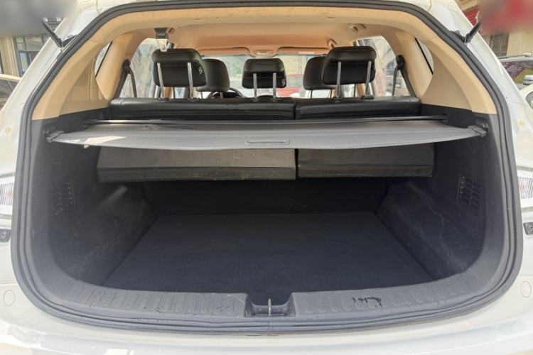 Used Baojun 560 2016 1.8L iAMT Elite Edition Interior 4