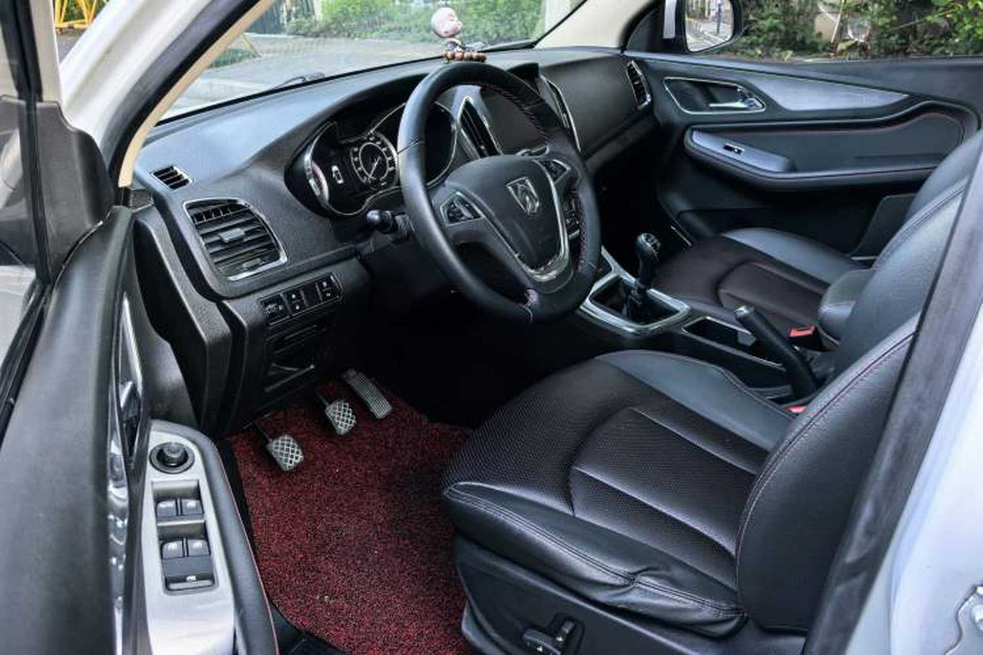 Used Baojun 560 2016 1.8L Manual Luxury Edition Interior 7