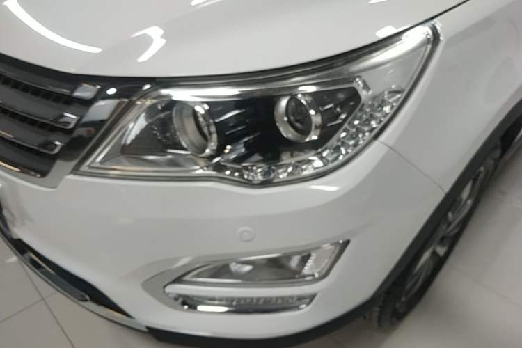 Used Baojun 560 2016 1.8L iAMT Luxury Model Left Front Headlight