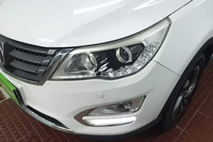 Used Baojun 560 2016 1.8L iAMT Luxury Model Left Front Headlight