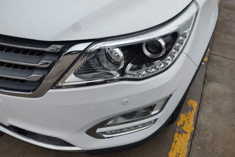 Used Baojun 560 2016 1.5T Manual Luxury Model Left Front Headlight