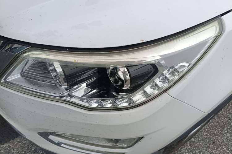Used Baojun 560 2016 1.5T Manual Elite Edition Left Front Headlight