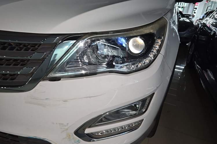 Used Baojun 560 2016 1.8L Manual Elite Edition Left Front Headlight