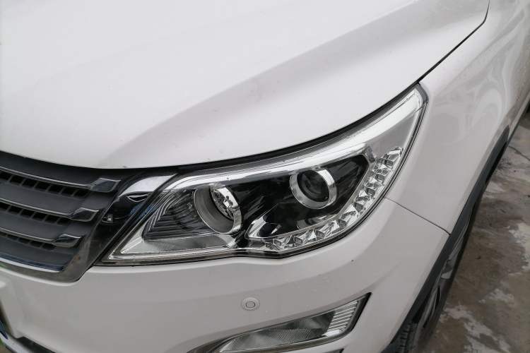 Used Baojun 560 2016 1.5T Manual Luxury Model Left Front Headlight
