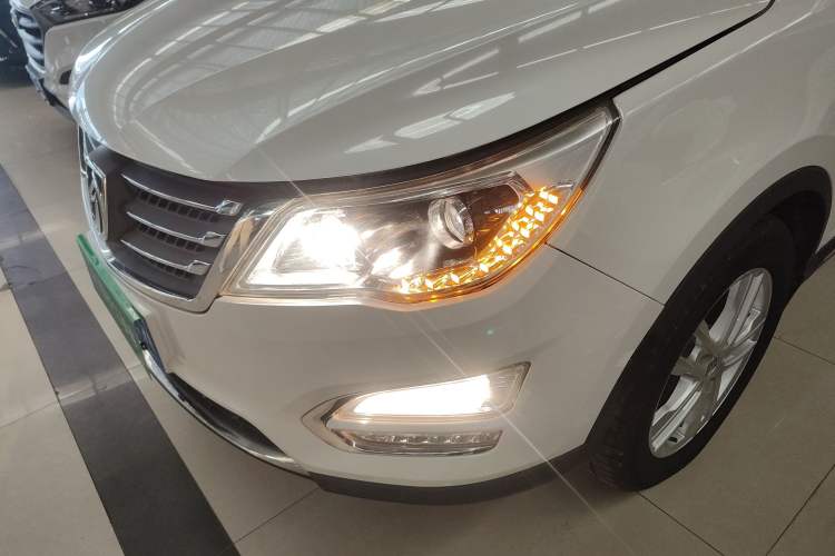 Used Baojun 560 2016 1.5T Manual Comfort Edition Left Front Headlight