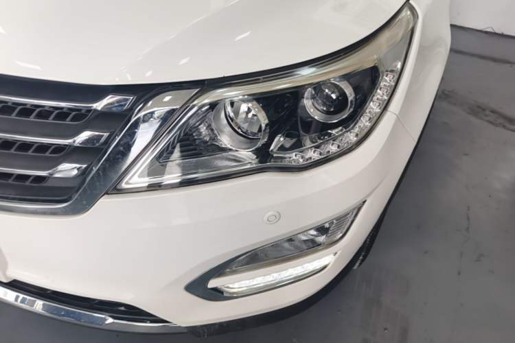 Used Baojun 560 2016 1.8L iAMT Luxury Model Left Front Headlight