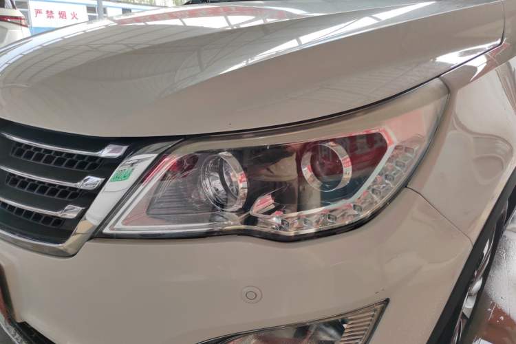 Used Baojun 560 2016 1.5T Manual Luxury Model Left Front Headlight