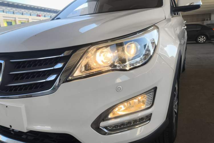 Used Baojun 560 2016 1.8L iAMT Luxury Model Left Front Headlight