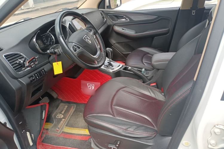 Used Baojun 560 2016 1.8L iAMT Luxury Model Left Front Seat