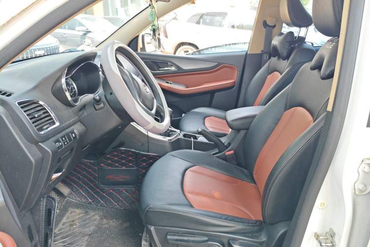 Used Baojun 560 2016 1.5T Manual Elite Edition Left Front Seat