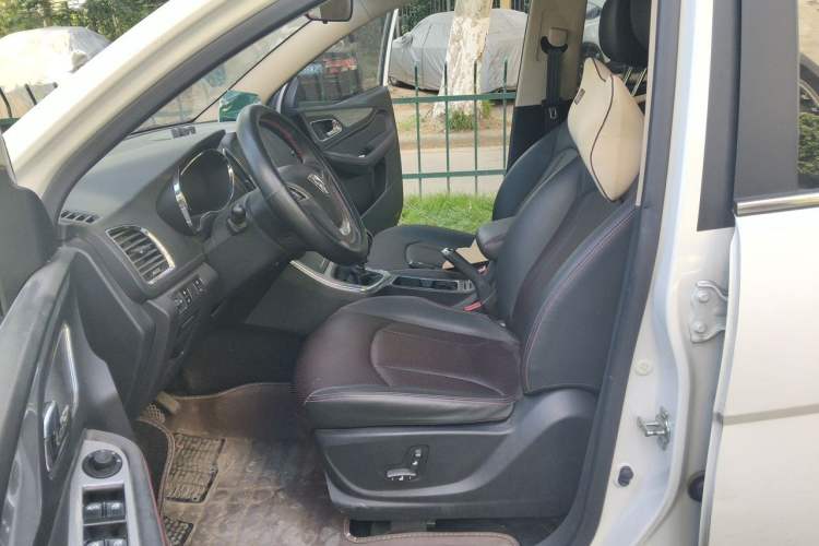 Used Baojun 560 2016 1.5T Manual Luxury Model Left Front Seat