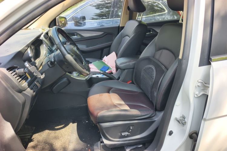 Used Baojun 560 2016 1.8L iAMT Luxury Model Left Front Seat