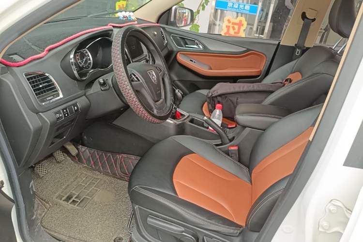 Used Baojun 560 2016 1.5T Manual Elite Edition Left Front Seat