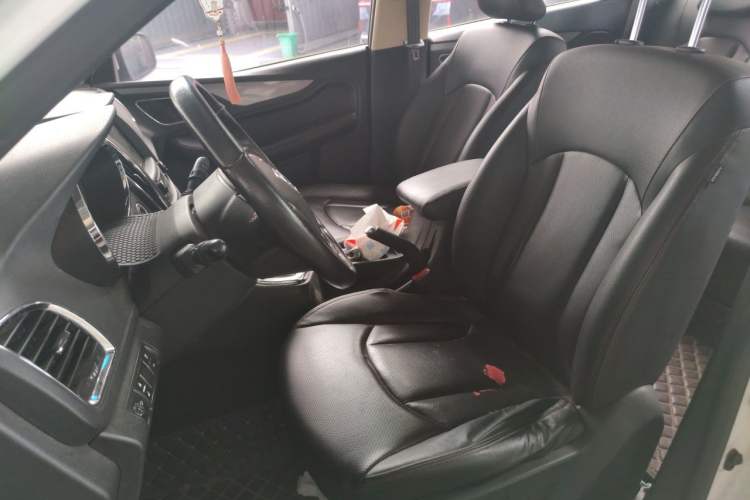 Used Baojun 560 2016 1.8L iAMT Luxury Model Left Front Seat