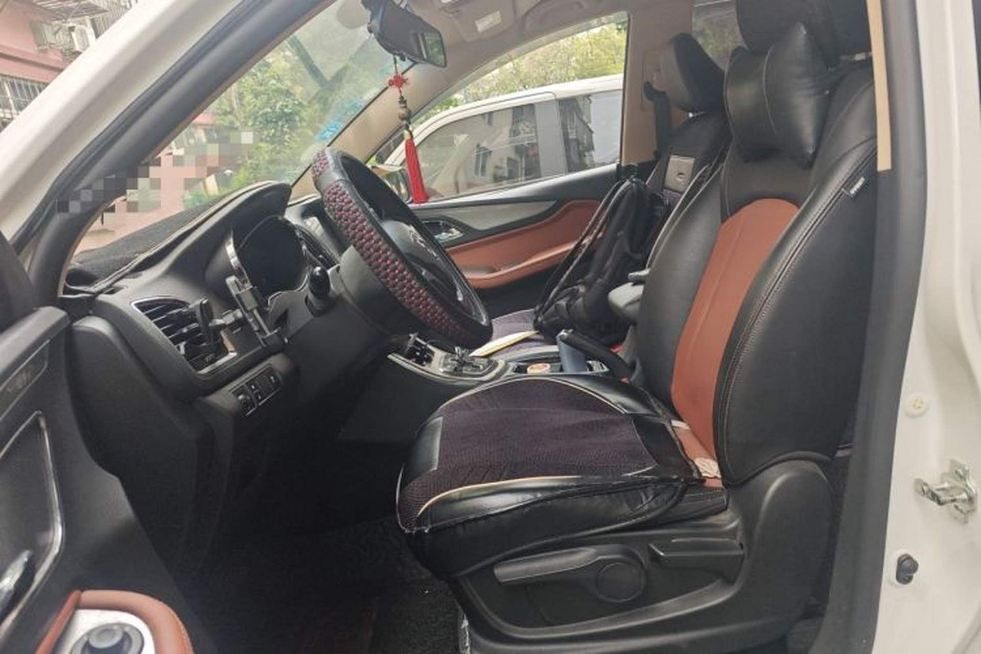 Used Baojun 560 2016 1.8L iAMT Elite Edition Left Front Seat