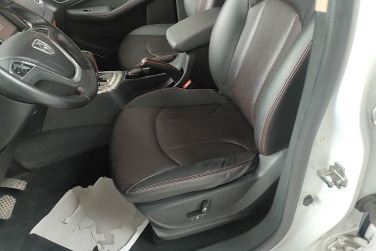 Used Baojun 560 2016 1.8L iAMT Luxury Model Left Front Seat