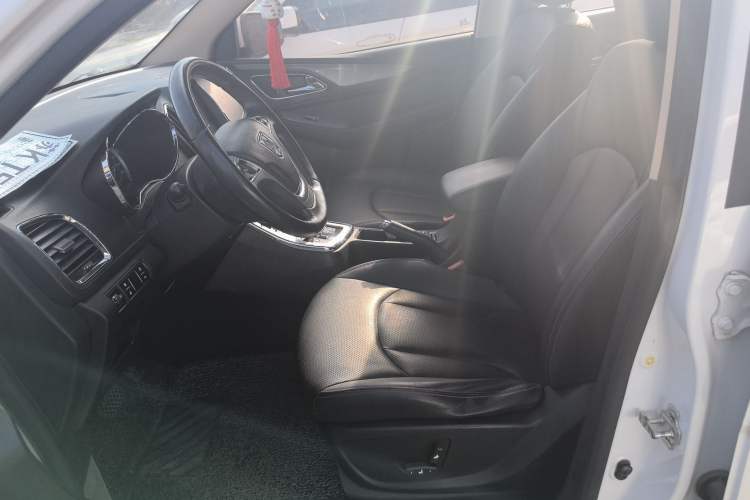 Used Baojun 560 2016 1.8L iAMT Luxury Model Left Front Seat