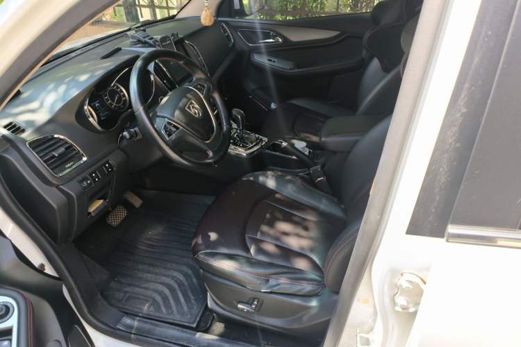 Used Baojun 560 2016 1.8L iAMT Luxury Model Left Front Seat