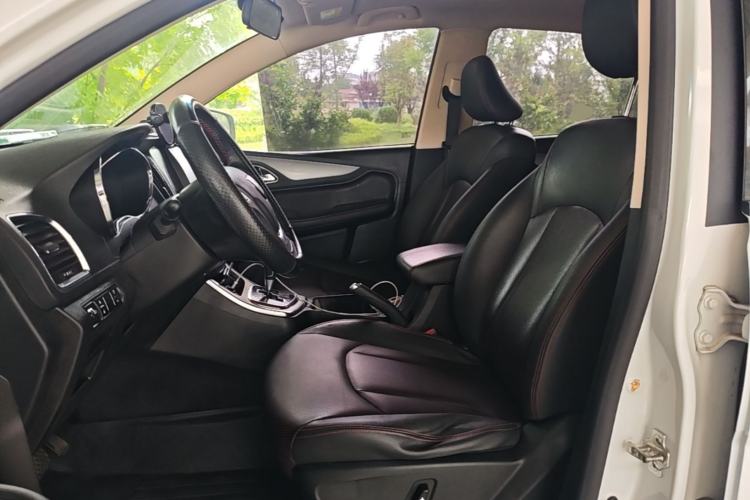Used Baojun 560 2016 1.8L iAMT Luxury Model Left Front Seat