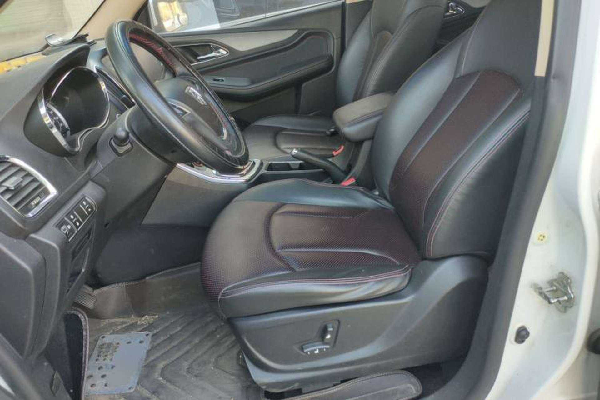 Used Baojun 560 2016 1.8L iAMT Luxury Model Left Front Seat