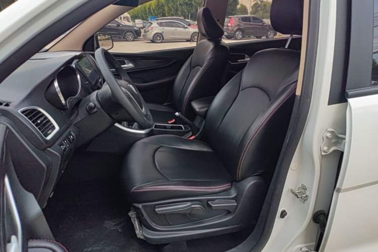 Used Baojun 560 2016 1.8L Manual Value Edition Left Front Seat