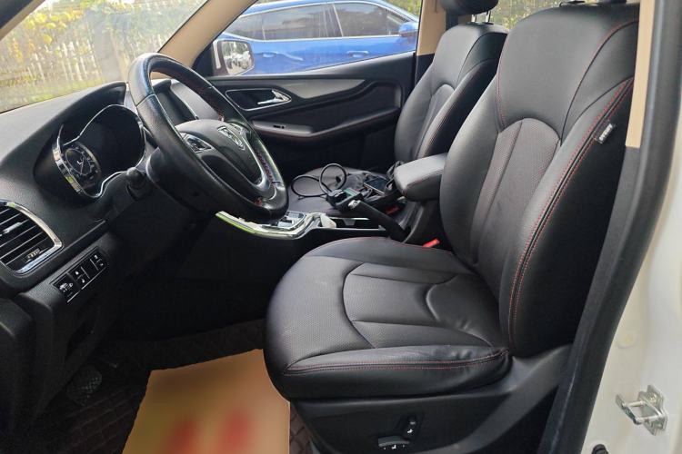 Used Baojun 560 2016 1.8L iAMT Luxury Model Left Front Seat