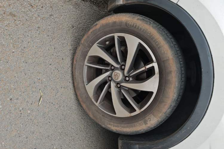 Used Baojun 560 2016 1.8L Manual Luxury Edition Left Front Wheel Hub