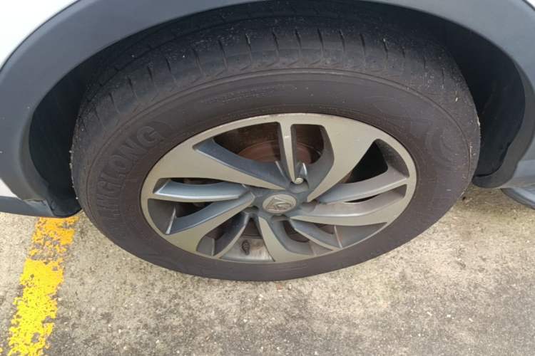 Used Baojun 560 2016 1.8L iAMT Luxury Model Left Front Wheel Hub