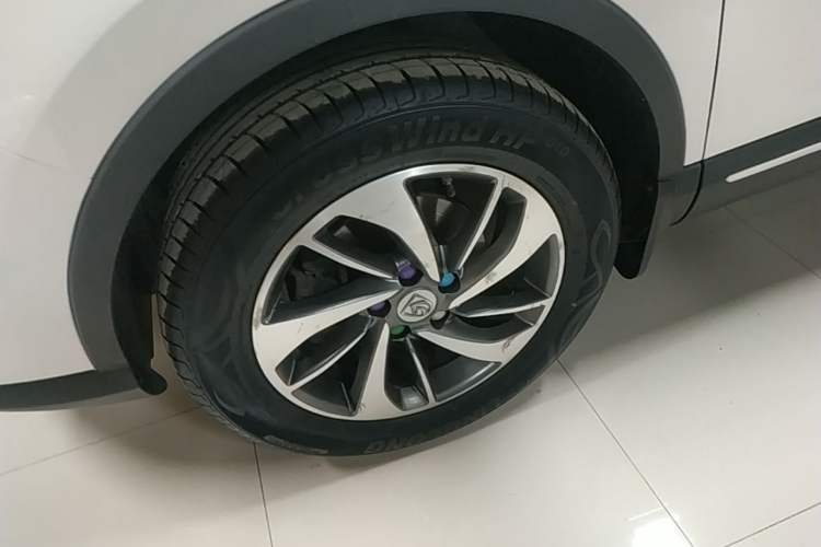 Used Baojun 560 2016 1.8L iAMT Luxury Model Left Front Wheel Hub