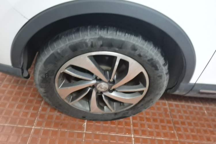 Used Baojun 560 2016 1.8L iAMT Luxury Model Left Front Wheel Hub