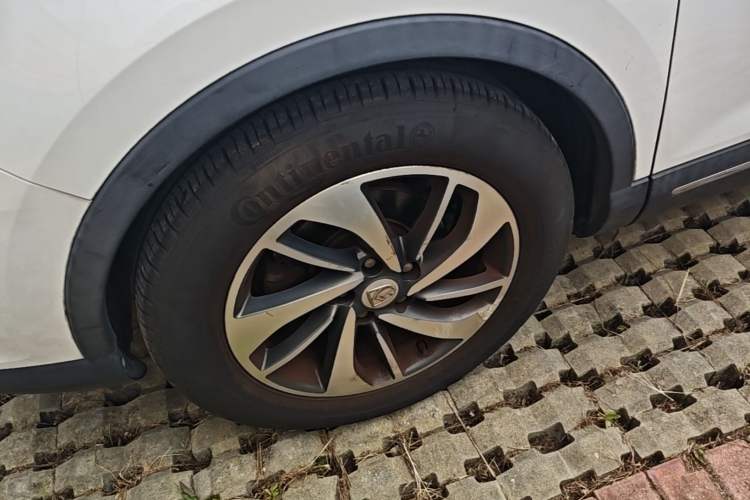 Used Baojun 560 2016 1.8L iAMT Luxury Model Left Front Wheel Hub