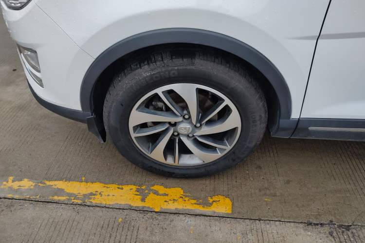 Used Baojun 560 2016 1.5T Manual Luxury Model Left Front Wheel Hub