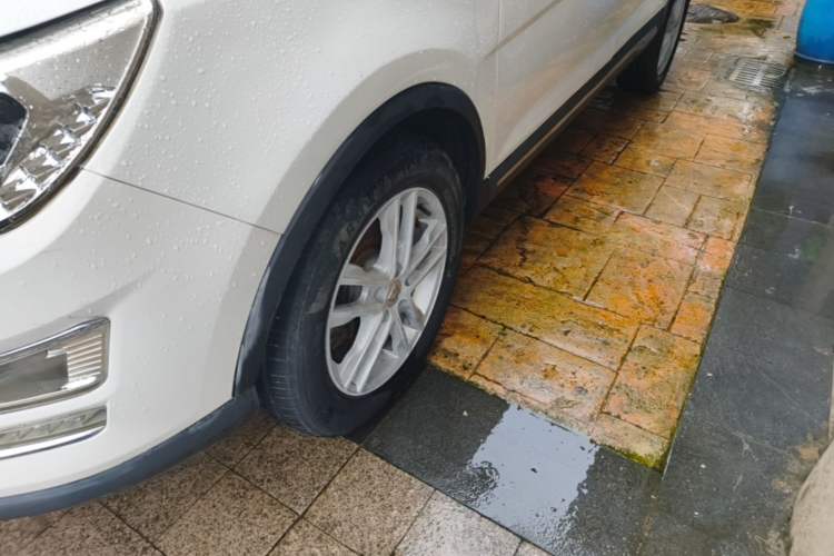 Used Baojun 560 2016 1.8L iAMT Elite Edition Left Front Wheel Hub