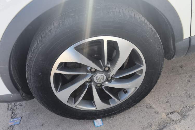 Used Baojun 560 2016 1.8L iAMT Luxury Model Left Front Wheel Hub