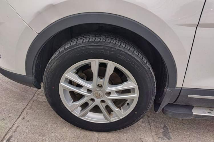 Used Baojun 560 2016 1.8L Manual Value Edition Left Front Wheel Hub