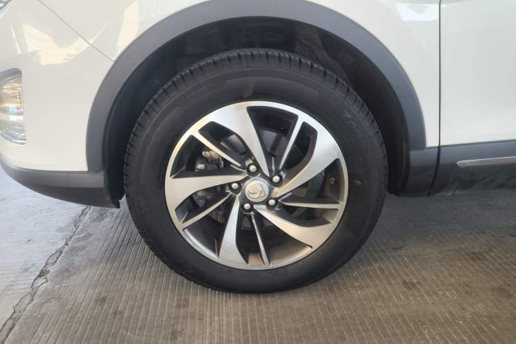 Used Baojun 560 2016 1.8L iAMT Luxury Model Left Front Wheel Hub
