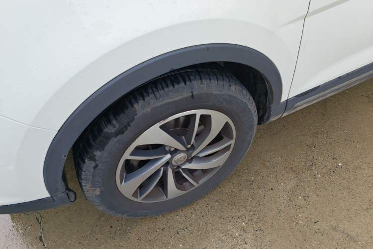 Used Baojun 560 2016 1.8L iAMT Luxury Model Left Front Wheel Hub
