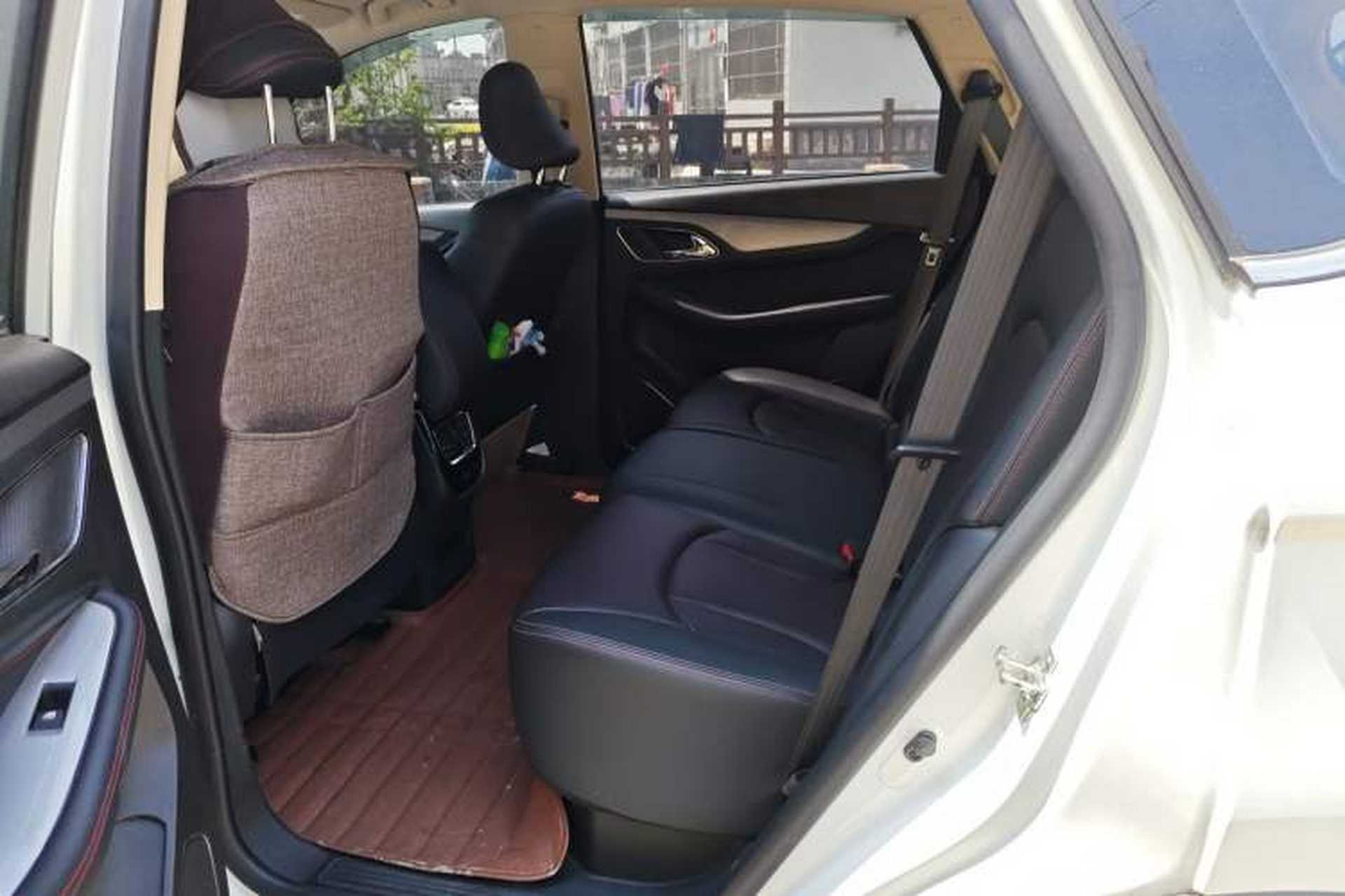 Used Baojun 560 2016 1.8L iAMT Luxury Model Left Rear Seat