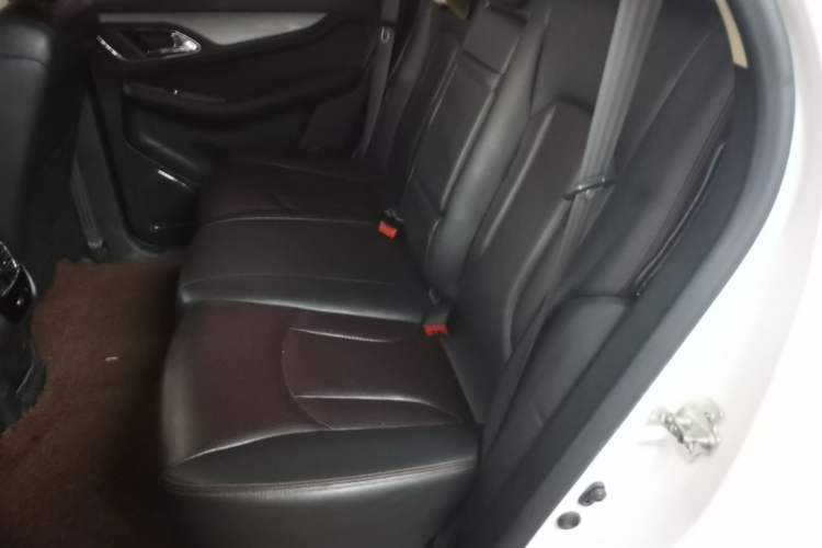 Used Baojun 560 2016 1.8L iAMT Luxury Model Left Rear Seat