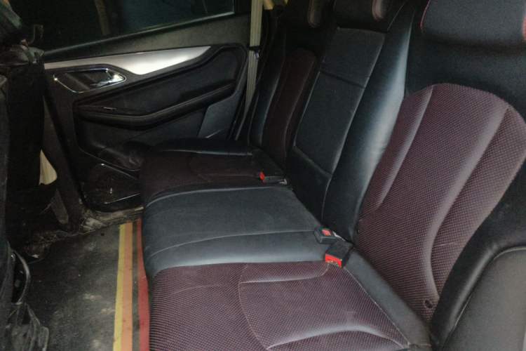 Used Baojun 560 2016 1.8L iAMT Luxury Model Left Rear Seat