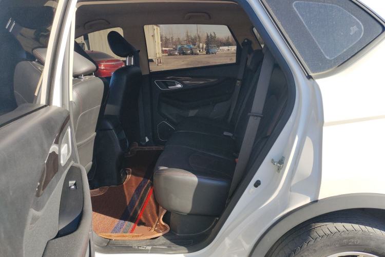 Used Baojun 560 2016 1.8L Manual Value Edition Left Rear Seat