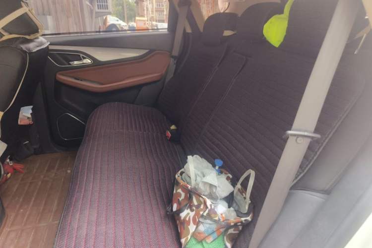 Used Baojun 560 2016 1.5T Manual Elite Edition Left Rear Seat