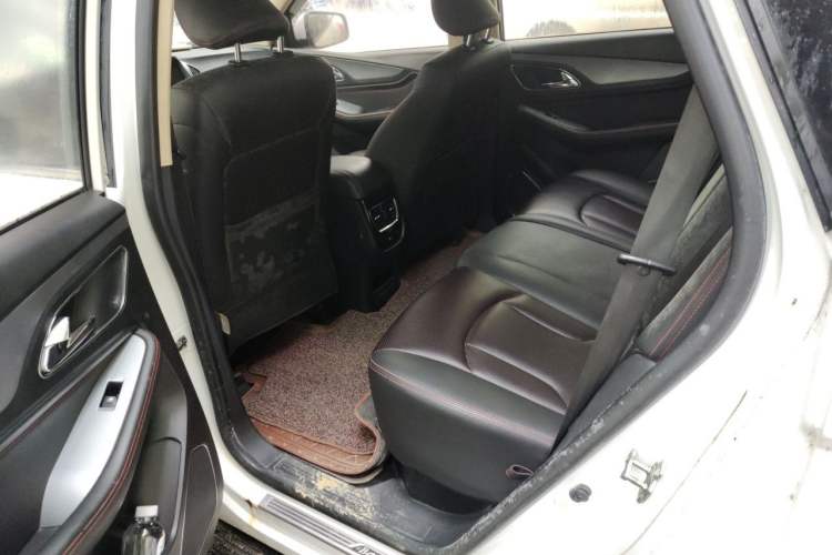 Used Baojun 560 2016 1.5T Manual Luxury Model Left Rear Seat