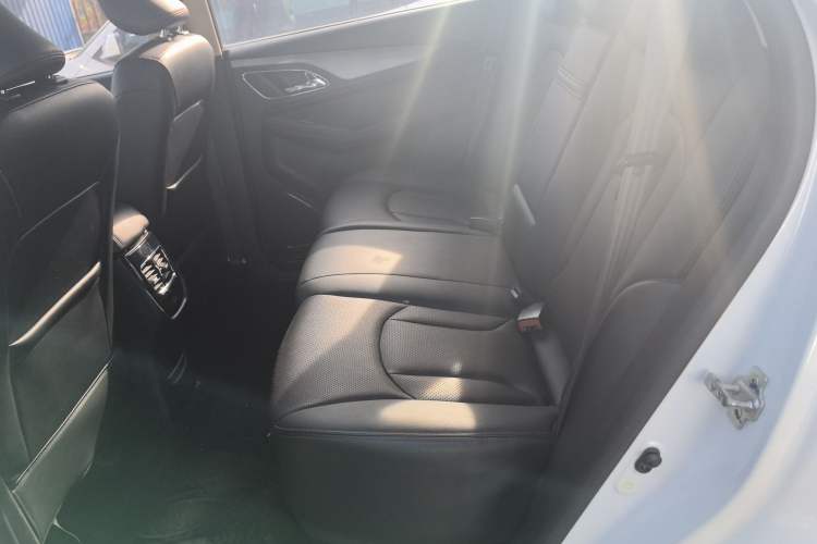 Used Baojun 560 2016 1.8L iAMT Luxury Model Left Rear Seat