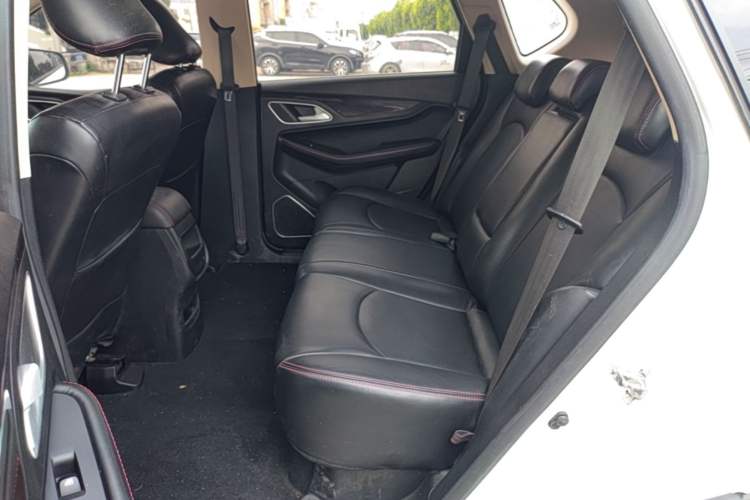 Used Baojun 560 2016 1.8L Manual Value Edition Left Rear Seat