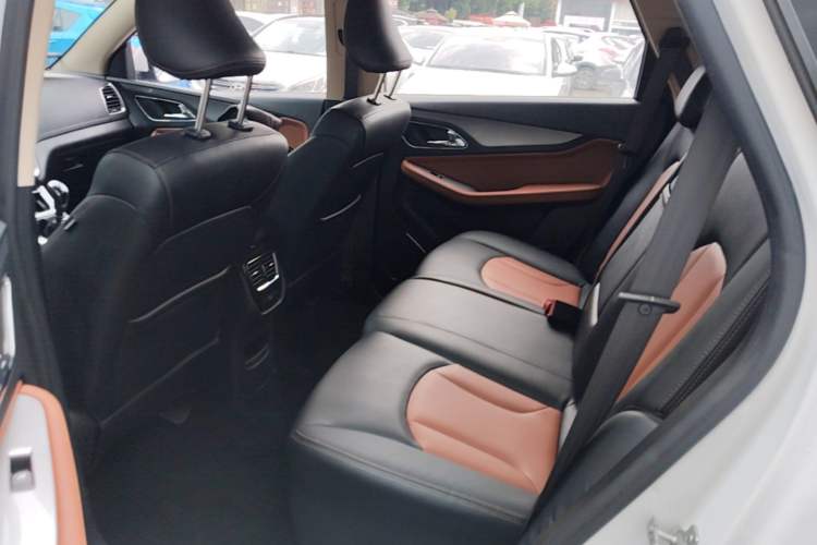 Used Baojun 560 2016 1.5T Manual Elite Edition Left Rear Seat